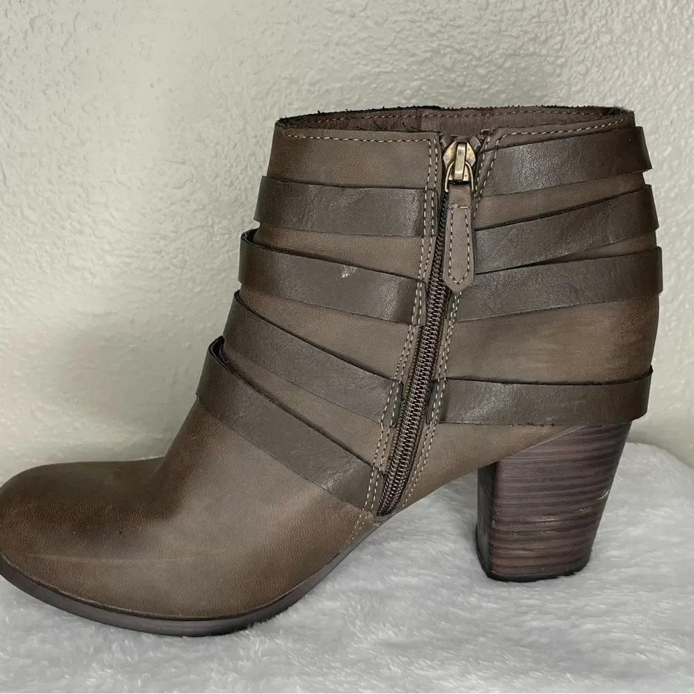 Mossimo Dark Brown Strappy Ankle Bootie Side Zipper Size 9
